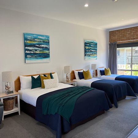 Coastal Waters Motor Inn Lakes Entrance Ngoại thất bức ảnh