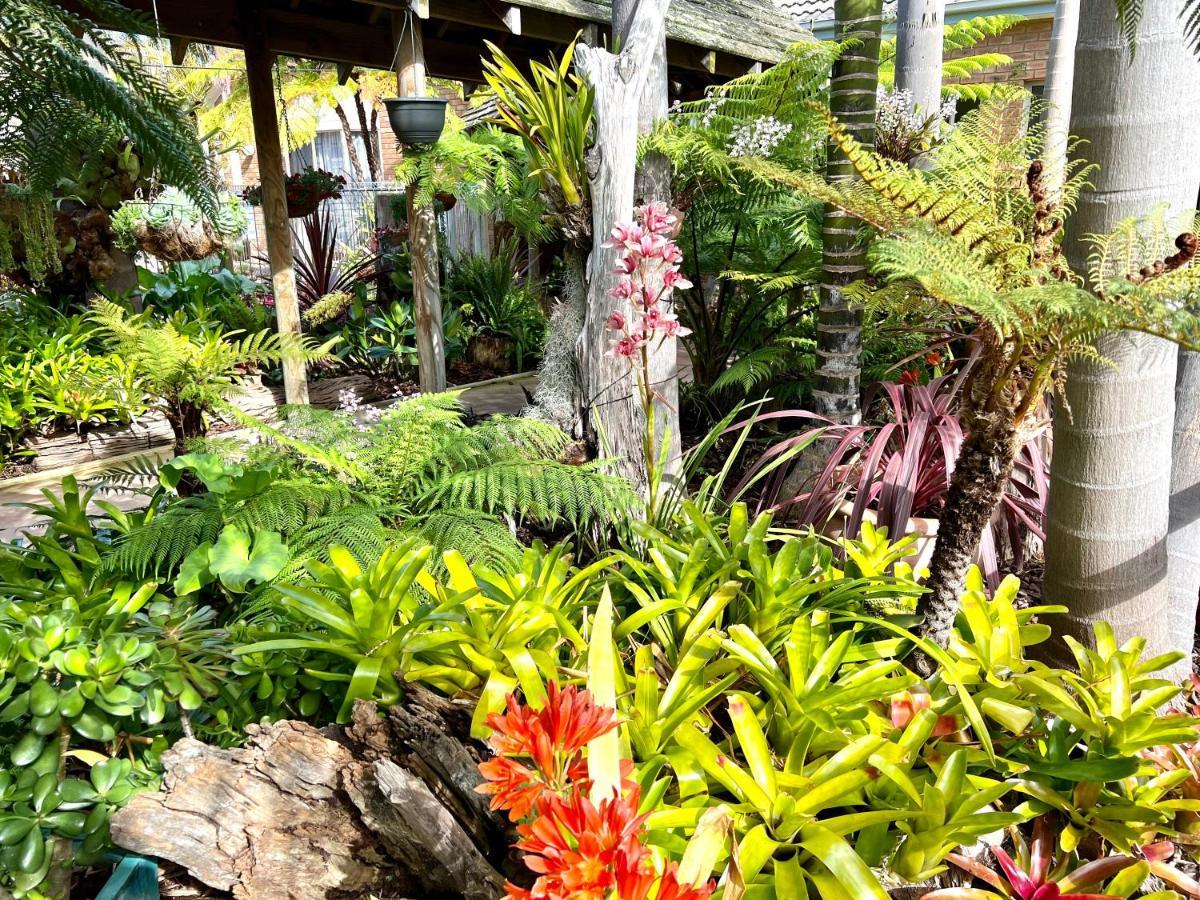 Coastal Waters Motor Inn Lakes Entrance Ngoại thất bức ảnh