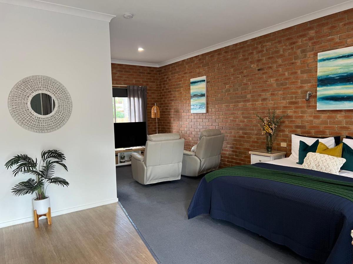 Coastal Waters Motor Inn Lakes Entrance Ngoại thất bức ảnh