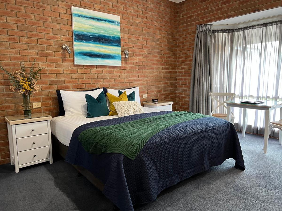 Coastal Waters Motor Inn Lakes Entrance Ngoại thất bức ảnh