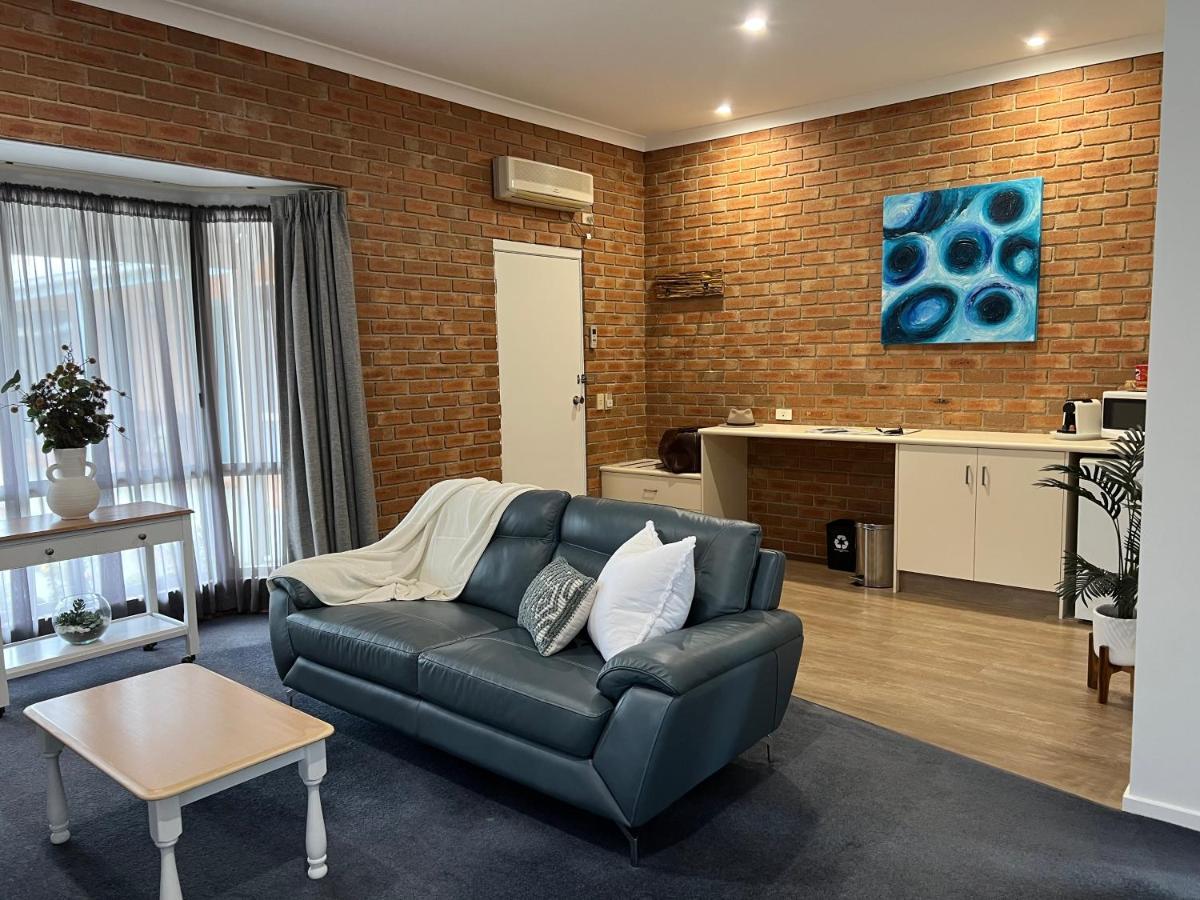 Coastal Waters Motor Inn Lakes Entrance Ngoại thất bức ảnh