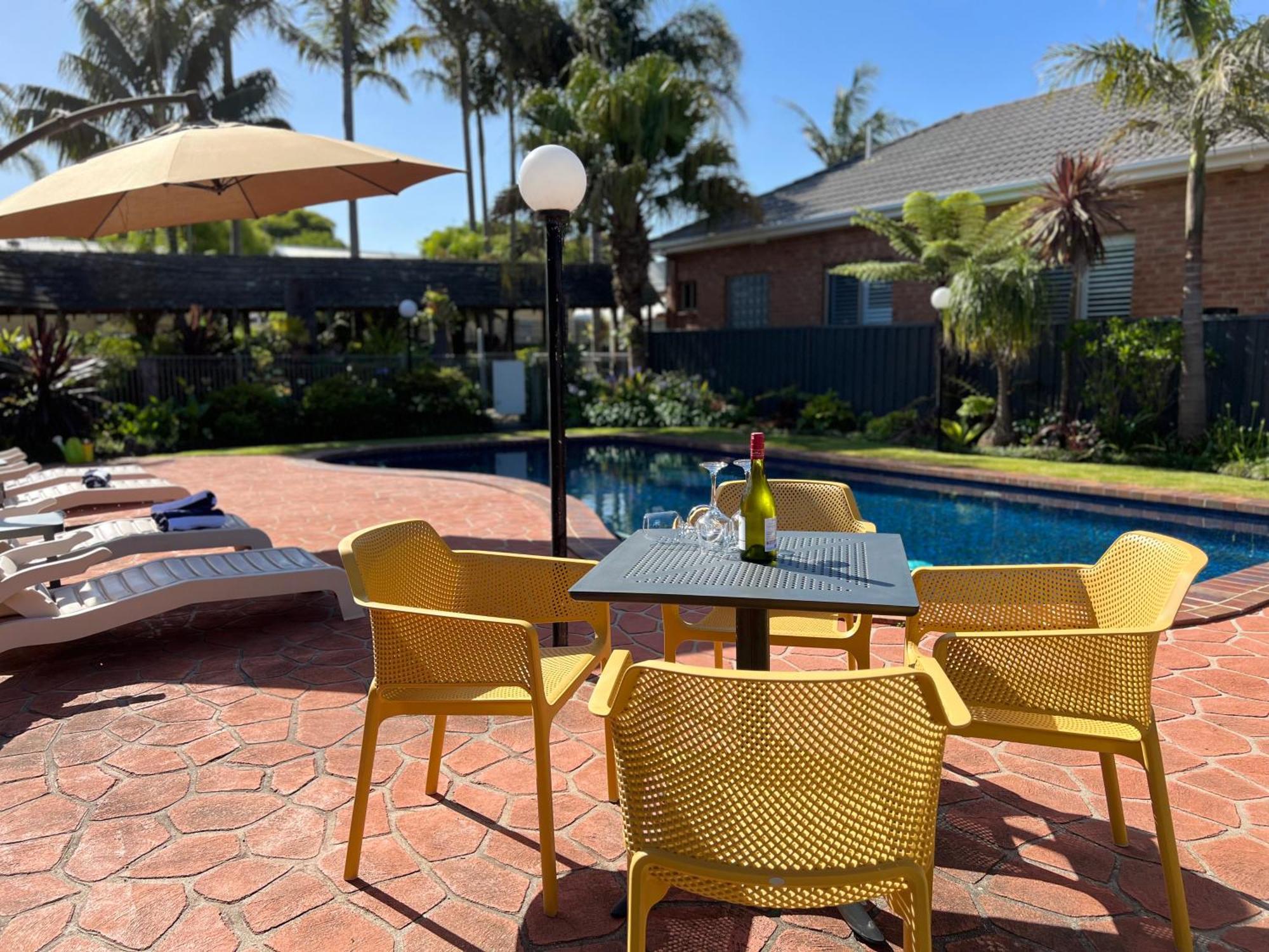 Coastal Waters Motor Inn Lakes Entrance Ngoại thất bức ảnh